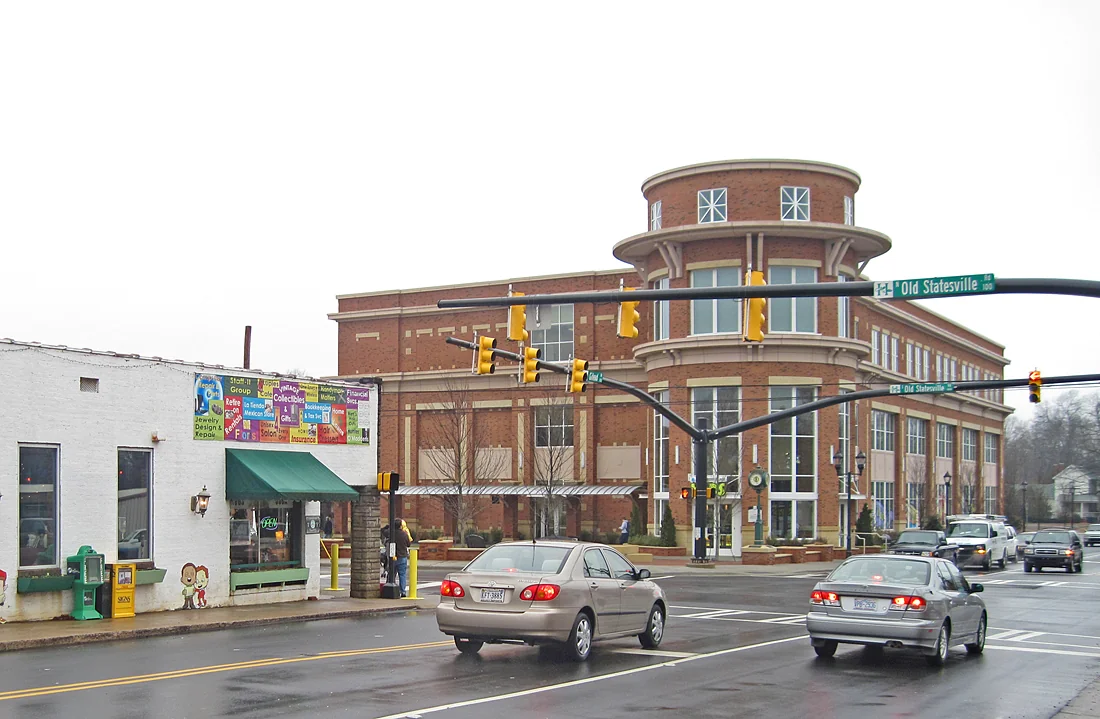 Making moves simple, fast, and stress-free for families and businesses across Huntersville, NC